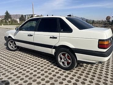 Volkswagen Passat: 1991 г., 1.8 л, Механика, Бензин, Седан