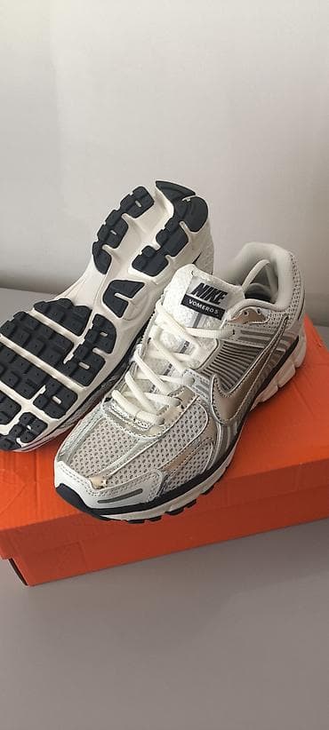 Мужская обувь: Nike Zoom Vomero 5 размеры: 41-42 - Модель: FD - Размер: US 8.5 / — 3