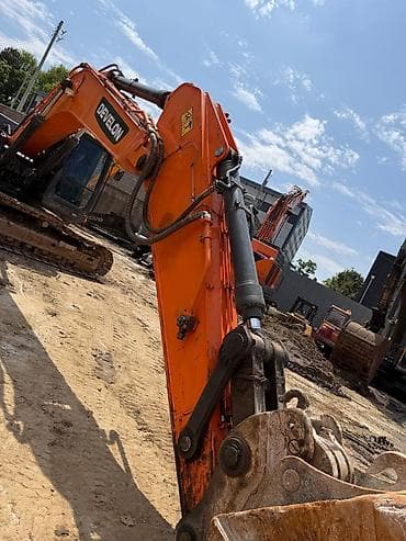 case 580: Экскаватор, Doosan, 2019 г., Гусеничный — 4