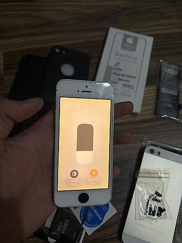 iphone sr: IPhone SE, Б/у, 128 ГБ, Space Gray, Защитное стекло, Кабель, Чехол, 100 % — 2