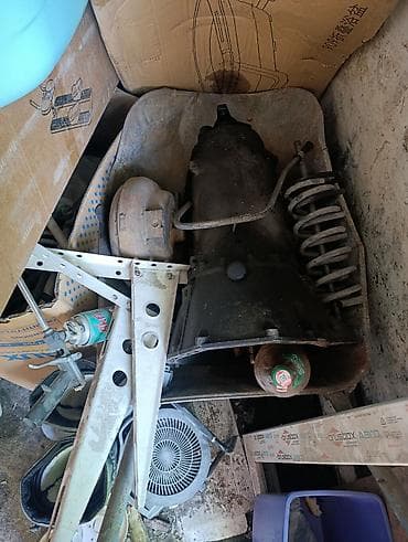 Мерс 210 сди 2.7 В наличии комплект разнородных деталей: - Корпус