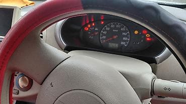 bme e34: Nissan March: 2002 г., 1.3 л, Автомат, Бензин, Хэтчбэк — 7