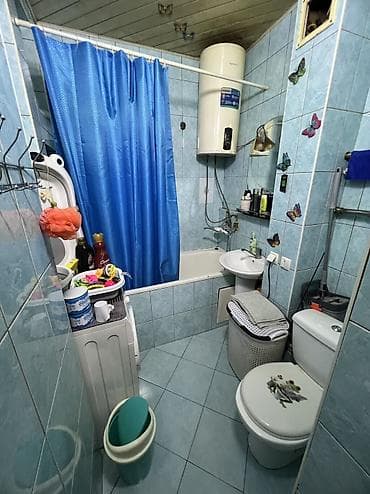 продаю квартиру 7мкр: 3 комнаты, 60 м², 12 этаж — 6