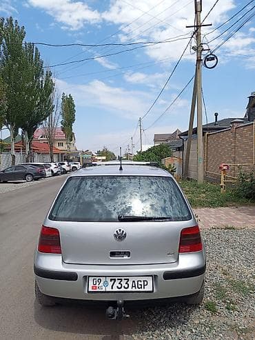 Унаа сатуу: Volkswagen Golf: 2000 г., 2 л, Кол менен иштөөчү, Бензин, Хетчбек — 3