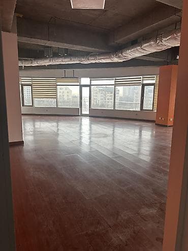 Аренда офисов, 450 м², В бизнес центре, С отдельным входом