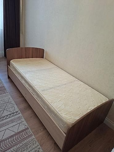гардеробы: Односпальная кровать, Б/у, С матрасом, длина - 200 см — 2