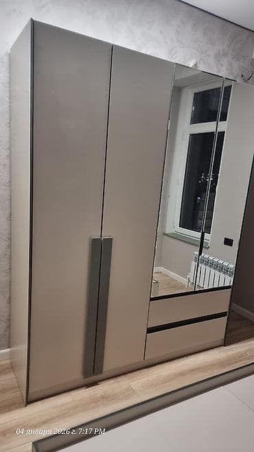 Гарнитур для спальни в современном стиле хай‑тек. Состав: -