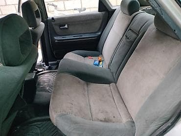 Mazda 626: 1988 г., 2 л, Кол менен иштөөчү, Бензин, Хетчбек — 5