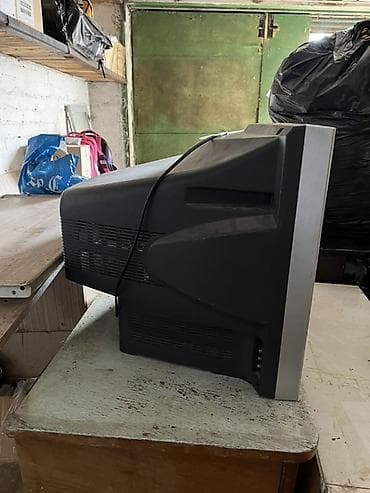 телевизоры smart tv 32 дюйма: Телевизор кинескопный (CRT), диагональ примерно 21–25". Особенности — 2