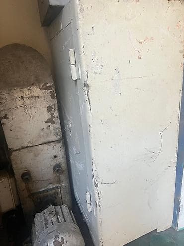 Инструменттер: Продается сейф 4шт 2шт песочный 2шт металический Состояние хорошая — 2