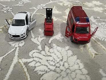 Набор игрушечных машинок (3 шт.) - Белый спортивный автомобиль