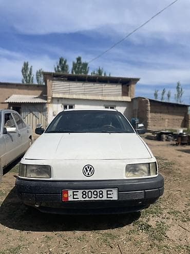 Volkswagen: Volkswagen Passat: 1988 г., 1.8 л, Механика, Бензин, Седан — 1