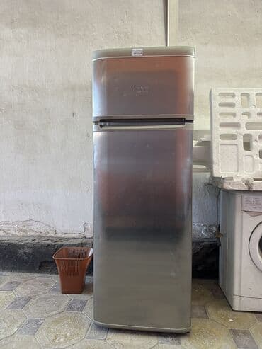 идиш жууйм: Муздаткыч Hotpoint Ariston, Колдонулган, Эки камералуу, No frost, 60 * 170 * 60 — 5