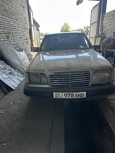 Унаа: Mercedes-Benz W124: 1993 г., 3.2 л, Кол менен иштөөчү, Бензин, Седан — 7
