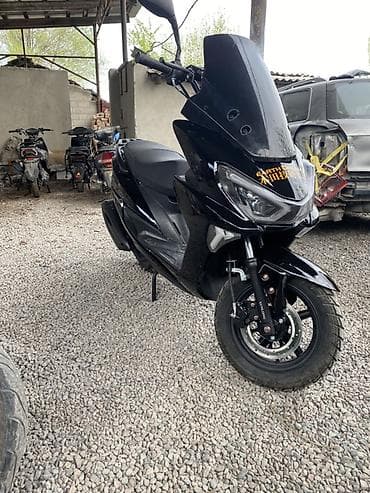 скутеры бензин: Макси-скутер 150 куб. см, Бензин, Новый — 1