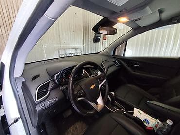 монитор с камерой заднего вида: Chevrolet Trax: 2018 г., Автомат, Бензин, Кроссовер — 10