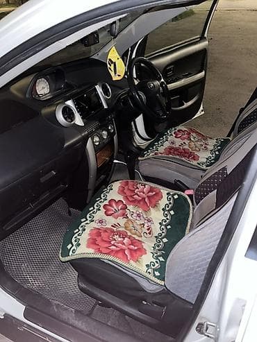 taiota carolla: Toyota Ist: 2002 г., Автомат, Бензин, Хэтчбэк — 10