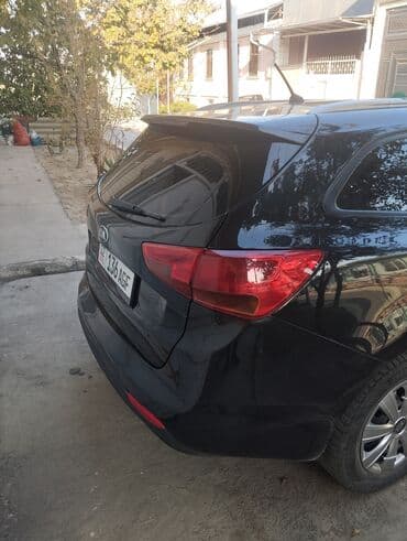 сидения на машину: Kia Ceed: 2014 г., 1.4 л, Механика, Универсал — 4