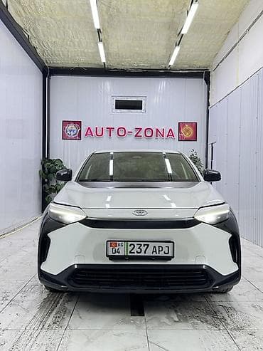батарея гибрид: Toyota bZ4X: 2023 г., Электромобиль, Кроссовер — 2