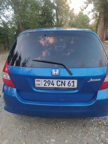 арзан авто машина: Honda Jazz: 2005 г., 1.3 л, Механика, Бензин, Хетчбек — 4