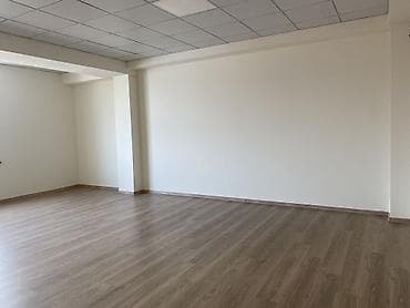 бейшеналиева 70: Сдаются помещения в здании в м-н Джал. Желательно под образовательные — 9