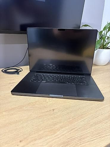 u2 pro: Apple MacBook Pro 16" (2024), чип M3 в идеальном состоянии. - Экран — 1