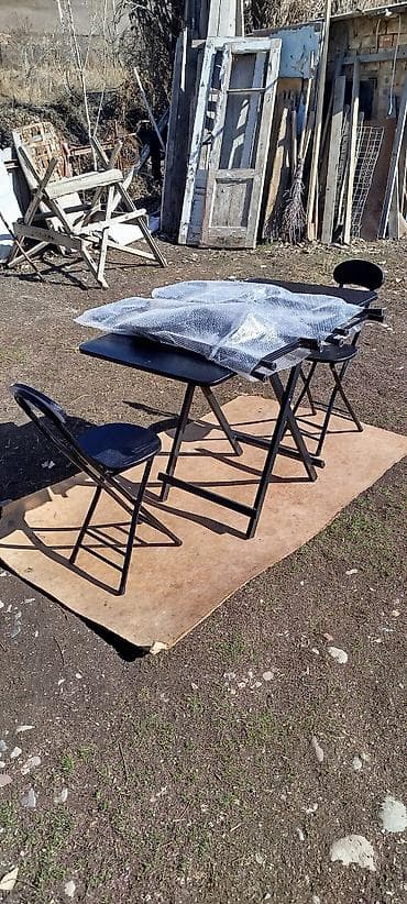 Складной комплект мебели: стол + 4 стула. - Материал: столешница и