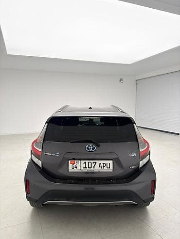 prius: Toyota Prius C: 2019 г., 1.6 л, Автомат, Гибрид, Хэтчбэк — 6