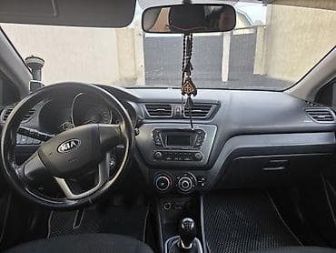 Kia Rio: 2013 г., 1.6 л, Механика, Бензин, Седан