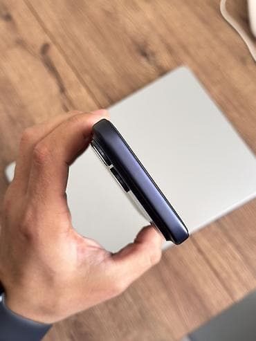 m2 max macbook pro: IPhone 17 Pro Max, Синий — 4