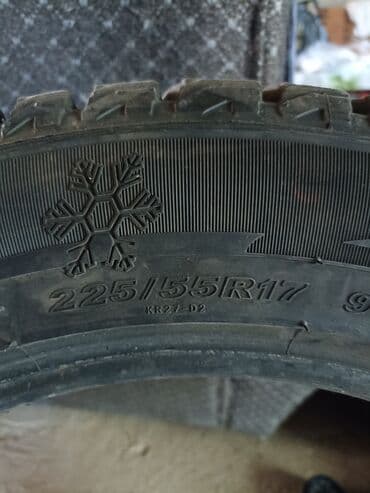 зимние шины на камри: Шины 215 / R 17, Зима, Б/у, Комплект, Легковые, GoodYear — 1