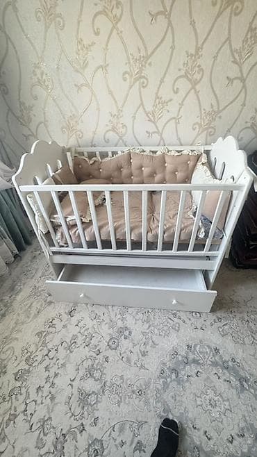 детские бортики на кровать: Детская кроватка-трансформер из массива (цвет белый) - Классическая — 2