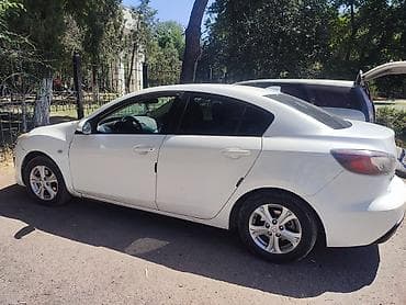 rav4 2010: Mazda 3: 2011 г., 1.6 л, Автомат, Бензин, Седан — 1