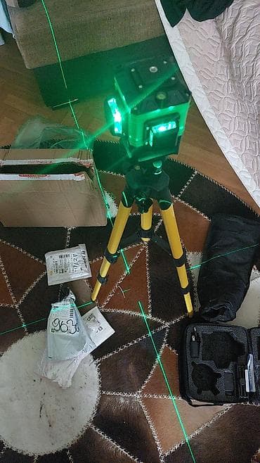 нивиллер: Лазерный нивелир 3D (зелёный луч) с полным комплектом аксессуаров — 4