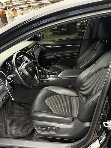 бизнем: Toyota Camry: 2018 г., 2.5 л, Автомат, Бензин, Седан — 6