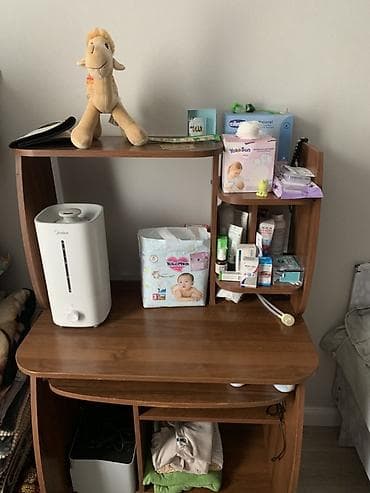 Компьютерный стол, С полками