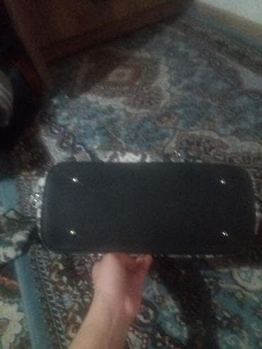 оптом барсетки: Женская сумка-шоппер с принтом под змеиную кожу + съемный внутренний — 4