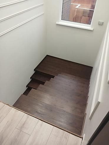 кухонный уголок на заказ: Деревянная лестница Для дома, Бесплатный замер, Форма лестницы: Много-маршевая, Стиль: Классический — 2