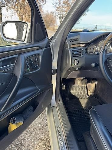 Транспорт: Mercedes-Benz E-Class: 2002 г., 4.3 л, Автомат, Бензин, Седан — 5
