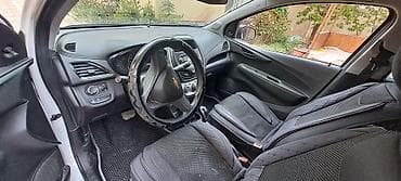 Транспорт: Chevrolet Spark: 2017 г., 1 л, Автомат, Бензин, Хетчбек — 5