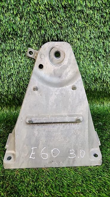 м5: Лапа двс правая е60 м54 22 11 —-6 761 112 Год 2004 В отличном — 2