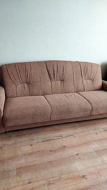 Прямой диван, Трехместный