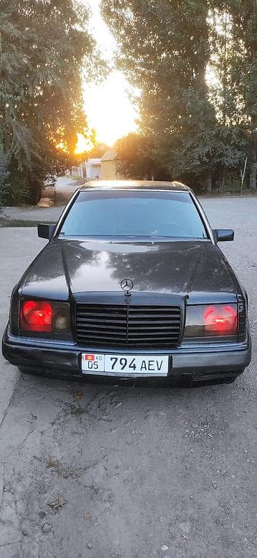 Mercedes-Benz E-Class: 1990 г., 2.3 л, Механика, Бензин, Седан at lalafo.kg Mercedes-Benz E-Class: 1990 г., 2.3 л, Механика, Бензин, Седан