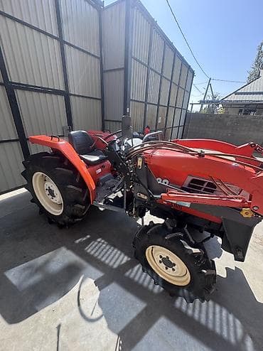 Мини-тракторы Kubota: Мини-трактор Kubota GL 29 с фронтальным погрузчиком Высота подьема 2.5 — 10