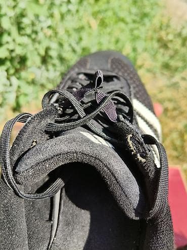 кийит: Эркектердин кроссовкасы, 42.5, Adidas, Колдонулган, түсү - Кара — 9