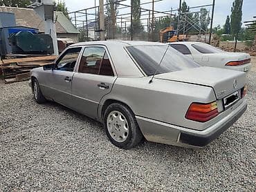 противен: Mercedes-Benz W124: 1993 г., 2.2 л, Механика, Бензин, Седан — 3