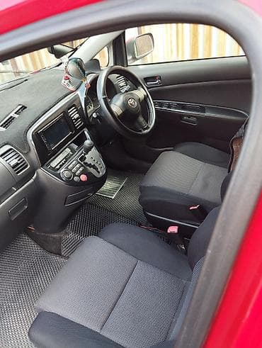 b class: Toyota WISH: 2003 г., Автомат, Бензин, Минивэн — 4