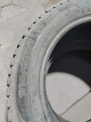 зимнее: Пара зимних шин (шипуемые) 215/55 R17 98T XL - Размер: 215/55 R17 - — 3