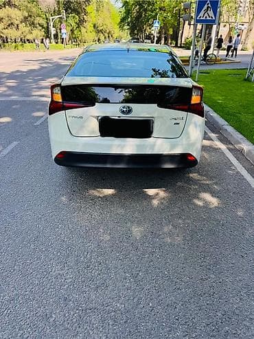 Унаа: Toyota Prius: 2019 г., 1.8 л, Вариатор, Гибрид, Хетчбек — 4