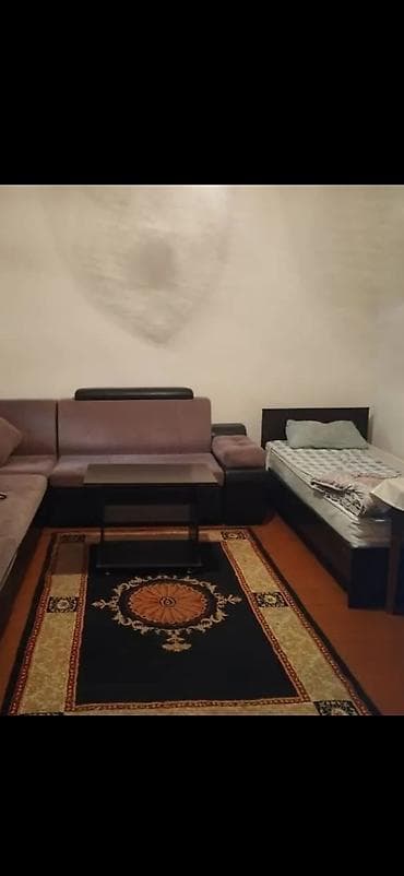 Бөлмөлөр: 60 м², 3 бөлмө, Забор, тосулган — 3